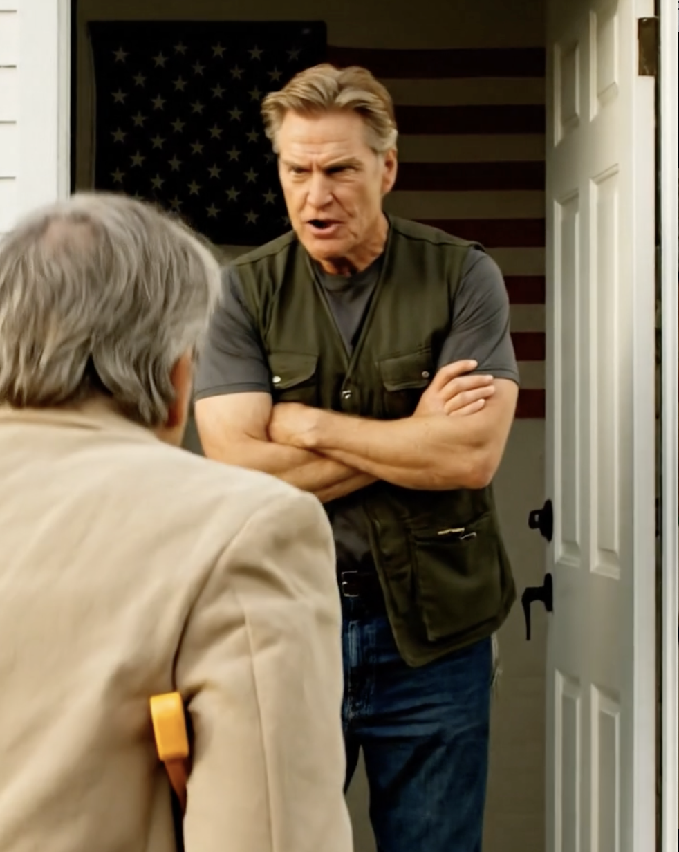 Nog steeds op krukken na mijn knieoperatie, kwam ik thuis in het huis dat ik al meer dan veertig jaar in Ohio had bewoond. Ik trof er vervangen sloten aan, de familiefoto’s waren verdwenen en mijn schoonzoon stond voor de deur en zei koud: “Vanaf nu is dit óns huis.” Ik schreeuwde niet. Ik keek hem recht in de ogen en gaf één antwoord waardoor die glimlach als sneeuw voor de zon verdween.