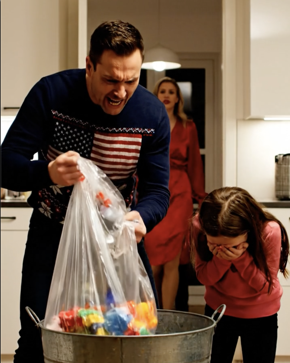 Mijn broer gooide het kerstcadeau dat mijn dochter met zoveel liefde had gekregen in de vuilnisbak om me een lesje te leren over “echte waarde”, totaal niet beseffend dat hij daarmee een vintage collectie weggooide die meer waard was dan zijn hele noodlijdende bedrijf.