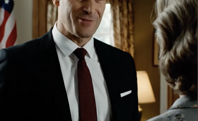 Ze vroegen of ze drie maanden mochten blijven omdat ze het moeilijk hadden, veranderden vervolgens mijn leesruimte in een kantoor, de garage in een werkplaats, begonnen me in mijn eigen huis ‘Dorothy’ te noemen en maakten het af met: ‘Je bent hier maar een gast.’ Ik maakte geen ruzie, ik huilde niet, ik belde gewoon stilletjes een makelaar, want sommige mensen beseffen pas hoe ver ze zijn gegaan als het ‘Te koop’-bord al in de voortuin staat.