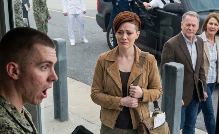 VELJENI YLENNETTIIN KOMENTAJAKSI – JA MINUT PYSÄYTETTIIN NAVY GATELLA KUIN JOKU SATUNNAINEN MUUKALAINEN. ALIUPSERI NÄPÄYTTELI TABLETTIAAN JA SITTEN SANOI: “ANTEEKSI ROOVA… ET OLE KOMENTAJA MARCUS CARTWRIGHTIN LISTALLA”, SAMALLA KUN VANHEMPANI KÄVELIVÄT AIVAN OHTENI HYMYILENÄ KUIN HE OVAT JUURI POISTUNEET MINUT TAAS. SITTEN MARCUS KÄVELI SISÄÄN TÄYDELLISESTI VALKOISESSA UNIVERSOSSAAN JA MUIMISI: “LEAH UNOHDTI ILMOITTAA… JOTKUT EIVÄT KOSKAAN OPI KOMENTOKETJUA.” ASTUIN JUURI VARJOIHIN – KUNNES MUSTA VIRANOMAISTEN MAASTURI AJOI PIAN, TERÄSHIUKSINEN AMIRAALI ASTUI ULOS JA SANOI YHDEN LAUSEEN, JOKA SAI JOKAISEN PÄÄN KÄÄNTYÄ: ”JÄÄ POIS… HÄN EI OLE LISTALLANNE, KOSKA HÄNEN LUOKANSA ON YLI SINUN.” SITTEN HÄN KATSOI SUORAAN MINUA, NOSTI KÄTENSÄ… JA KUTSUI MINUA NIMELLÄ, JOTA PERHEENI EI OLLUT KOSKAAN KERRAN SANANNUT ÄÄNEEN…