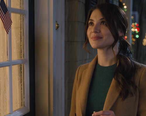 Joulupäivällisella kuulin vanhempieni suunnittelevan muuttavansa siskoni perheen ilmaiseksi 350 000 dollarin asuntooni. Hymyilin ja pysyin hiljaa. Annan heidän pakata, suunnitella ja kehuskella kuin asia olisi jo sovittu. Sitten myin sen hiljaa… ja meni täysin hiljaiseksi. 79 vastaamatonta puhelua. – Uutiset