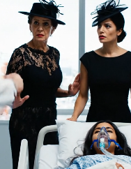 Kuulin mieheni kuiskaavan: ”Kolmekymmentäyksi päivää, ja kaikki mitä hänellä on, on meidän”, samalla kun makasin jähmettyneenä sairaalasängyssä, kykenemättömänä liikkumaan, kykenemättömänä huutamaan, mutta täysin tietoisena jokaisesta sanasta. Sitten hänen rakastajattarensa nojautui lähemmäs ja sanoi: ”Hän on vielä täällä… mutta ei kauaa.” He luulivat, että olin kuolemassa. He eivät koskaan kuvitelleet, että kuuntelin – ja että se, mitä tiesin, oli tuhoamassa heidät kaikki.