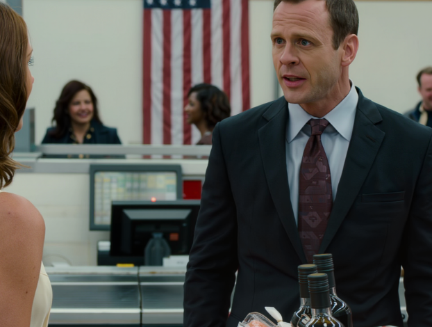 ”’Hän on eläkkeellä, ja haluat äitini maksavan itse tuon kärryllisen savulohta, tuontijuustoa ja jopa tuon purkillisen kaviaaria?’ mieheni tiuskaisi lauantaiaamuna keskellä kassaa, kun minä vain hiljaa sujautin korttini takaisin lompakkooni ja hymyilin hyvin heikosti… koska se, mitä löysin talosta kolme päivää aiemmin, oli asia, josta hänen olisi pitänyt olla huolissaan” – Uutiset