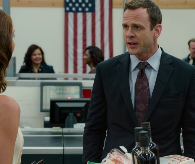 ”’Hän on eläkkeellä, ja haluat äitini maksavan itse tuon kärryllisen savulohta, tuontijuustoa ja jopa tuon purkillisen kaviaaria?’ mieheni tiuskaisi lauantaiaamuna keskellä kassaa, kun minä vain hiljaa sujautin korttini takaisin lompakkooni ja hymyilin hyvin heikosti… koska se, mitä löysin talosta kolme päivää aiemmin, oli asia, josta hänen olisi pitänyt olla huolissaan” – Uutiset