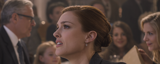 Käytin 12 vuotta rakentaen 5,2 miljoonan dollarin yritystä tyhjästä… sitten äitini liu’utti kansion pöydän yli ja ojensi sen siskolleni kuin syntymäpäivälahjaksi, ja isäni lisäsi yhden rivin: “Työskentelet hänen alaisuudessaan.” Nauroin vain, nyökkäsin, nousin seisomaan ja kävelin ulos… ja myöhemmin he soittivat minulle hyvin eri sävyllä – Uutiset