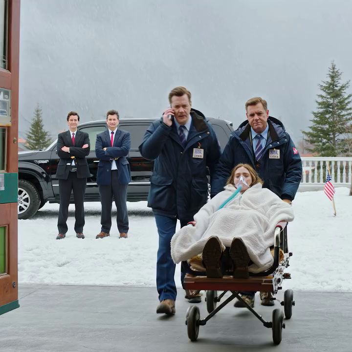 De familie van mijn schoonzoon liet mijn dochter achter op een bergweg midden in een sneeuwstorm, en ze lachten me uit toen ik hen smeekte terug te gaan.