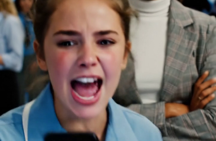 The teacher called me and said she would punish my daughter for pretending to have an epileptic seizure. All the students laughed until the hospital called. I almost went crazy.