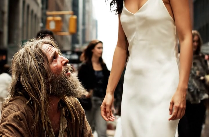 Een momentje… – “Waarom? Wat is er met je gebeurd?” Caleb aarzelde, zijn