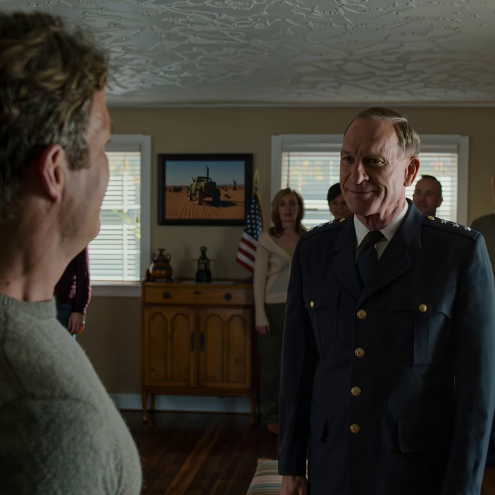 Mijn vader reed twintig jaar lang in een gele schoolbus in een klein stadje, en iedereen vond hem gewoon een aardige, punctuele man zonder iets bijzonders