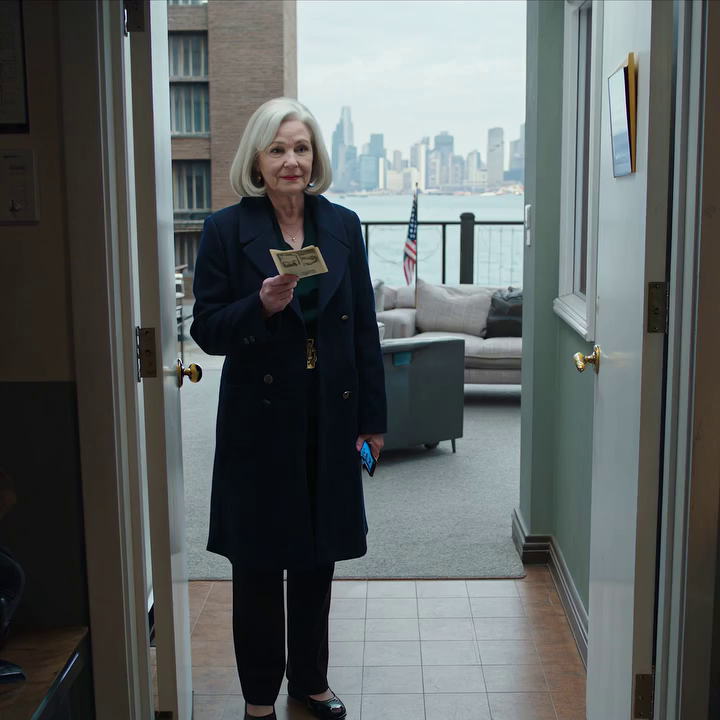 “I’m withdrawing my money from the account. You already gave yours to your wife,” I told my son. “But my wife still needs $300,000—she’s already on her way by taxi,” he snapped. I didn’t argue, and when my daughter-in-law stepped into my apartment, I froze at what I saw.