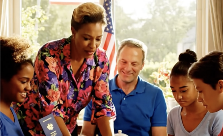 Mijn moeder zei dat ze zich geen tweede ticket konden veroorloven, dus ging mijn zus op de cruise. Toen ze thuiskwamen, was het huis leeg en was alles wat ik had betaald verdwenen. Ze waren woedend.