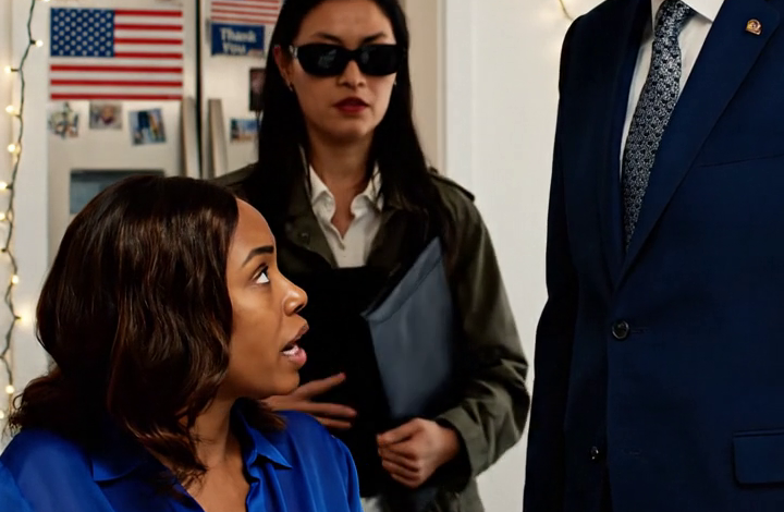 Dad raised his glass: “Your sister made everything on her own, unlike you” — I leaned back and said one sentence that froze the kitchen, and he asked: “What money?”… from then on, the family photo on the mantel didn’t look the same anymore