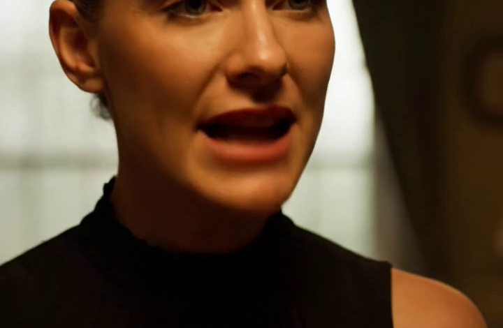 My parents skipped my graduation to choose my sister’s engagement party—and 7 years later, just because they saw my nearly $1 million penthouse on Instagram, my mother suddenly texted, “Darling, we’re waiting for you,” not knowing that the night I came back would no longer be the family dinner she had planned