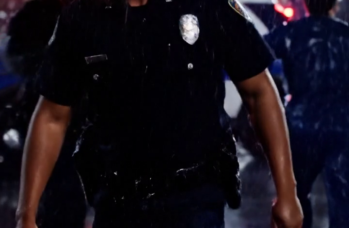 “Je bent geen dokter – stop met liegen.”