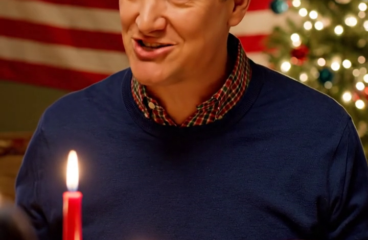 Mijn ouders negeerden me jarenlang. Tijdens het kerstdiner zei ik terloops: “Ik heb mijn bedrijf verkocht.” Mijn broer sneerde: “Dat ‘waardeloze’ bedrijf? Voor hoeveel?” Ik zei: “170 miljoen dollar.” Zijn mond stond stil. Mijn moeder werd bleek.