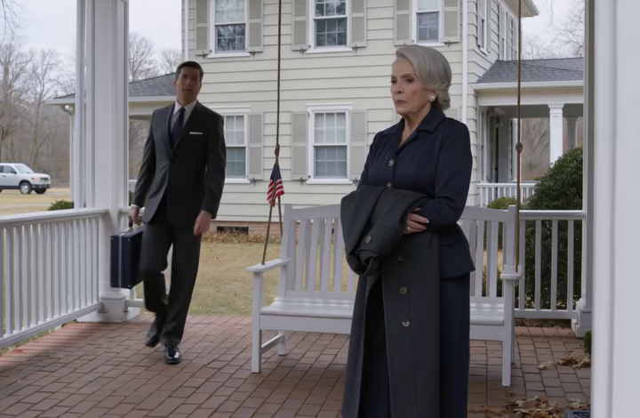 At 82, she was pushed out of the home she had lived in for 53 years, while her stepson took the house and the estate, and all she was shoved toward was a decaying cottage by a lake far to the north — but the moment she picked up the deed and the last note her husband left behind, she knew there were things that could not be undone