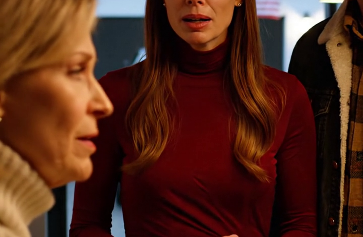 Mijn schoondochter zei: “Mijn hele familie viert Kerstmis hier – het zijn maar 25 mensen.” Ik glimlachte en antwoordde: “Perfect. Ik ben zelf weg tijdens de feestdagen, dus jij moet het koken en schoonmaken voor je rekening nemen.” Ze zweeg even… maar dat was nog niet het einde van het verhaal.