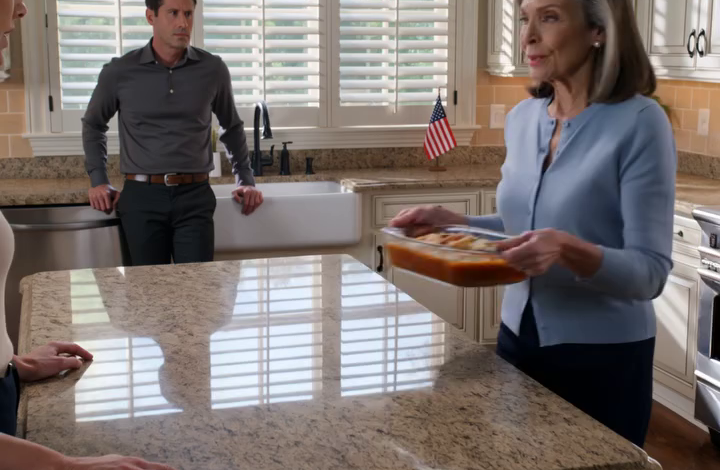 Ze zei tegen me: “Je draagt niets bij.” Dus heb ik stilletjes 94 betalingen stopgezet – en het leven dat ze “normaal” noemden, begon af te brokkelen.