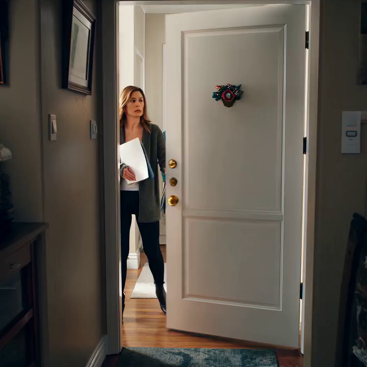 My Parents Said My Sister “Deserved” The House — So They Left Her Everything, Then Texted Me To Cover The Mortgage. I Replied: “Ask The Owner.” Two Days Later, They Called Me Crying. I DIDN’T PICK UP