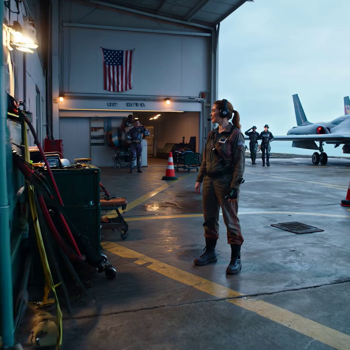 Ze hield haar status als elite-instructeur geheim, totdat twee F-35-piloten haar roepnaam groetten